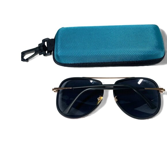 Quay Australia Needing Fame 126 Aviator Sunglasses Black With Case - Picture 3 of 7